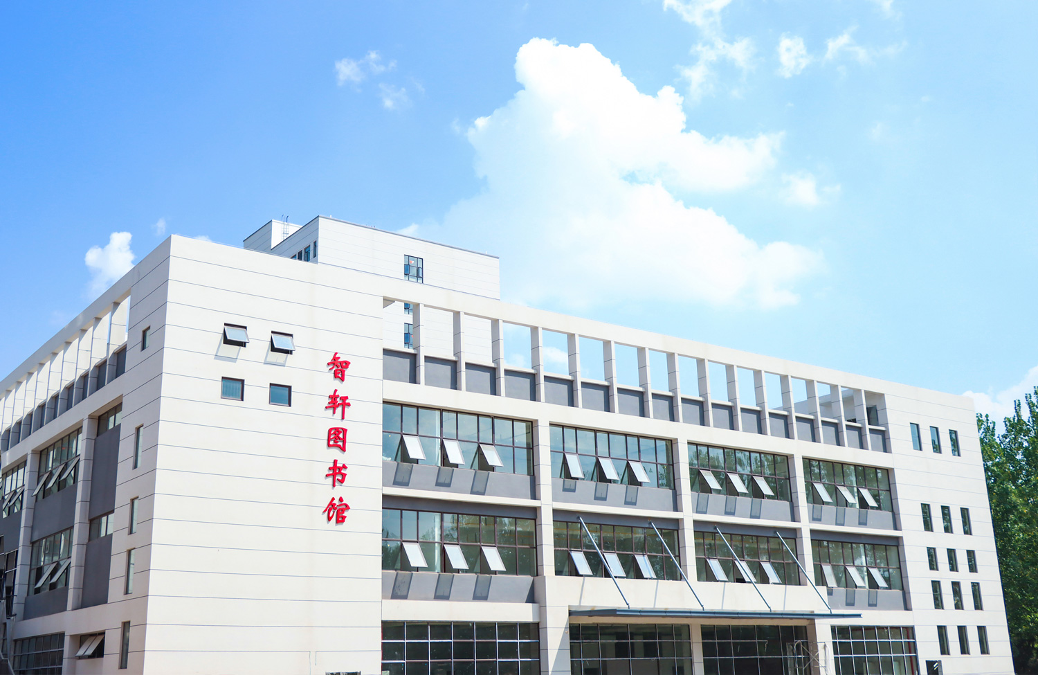 武汉市智工职业技术学校图书馆